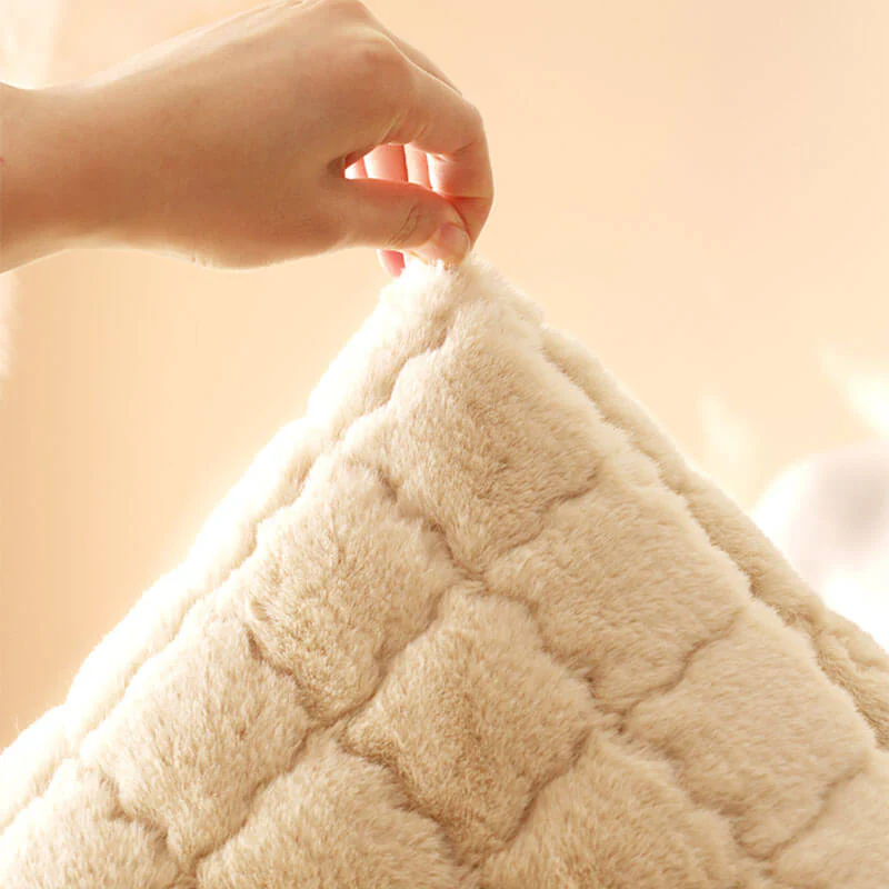 Biscuit Plush Soft Non-Slip Couch Cover - Image 5
