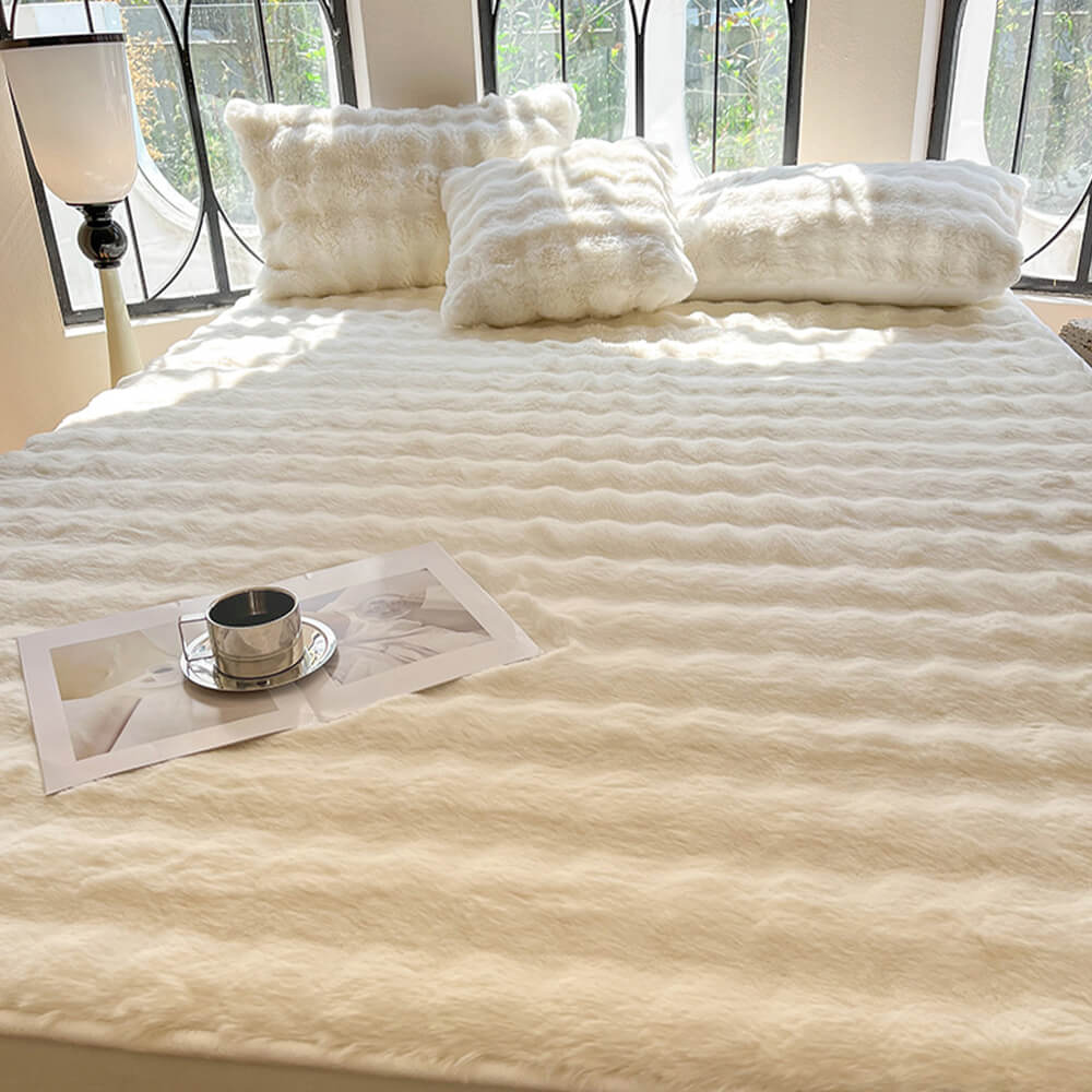 Plush Bubble Skin-Friendly Warm Fitted Sheet Mattress Cover - Image 6