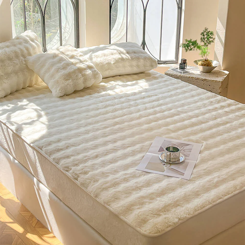 Plush Bubble Skin-Friendly Warm Fitted Sheet Mattress Cover - Image 7