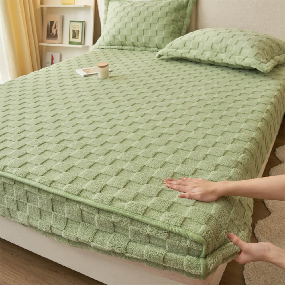 Premium Soft Checkerboard Plush Fitted Sheet Mattress Cover - Image 11