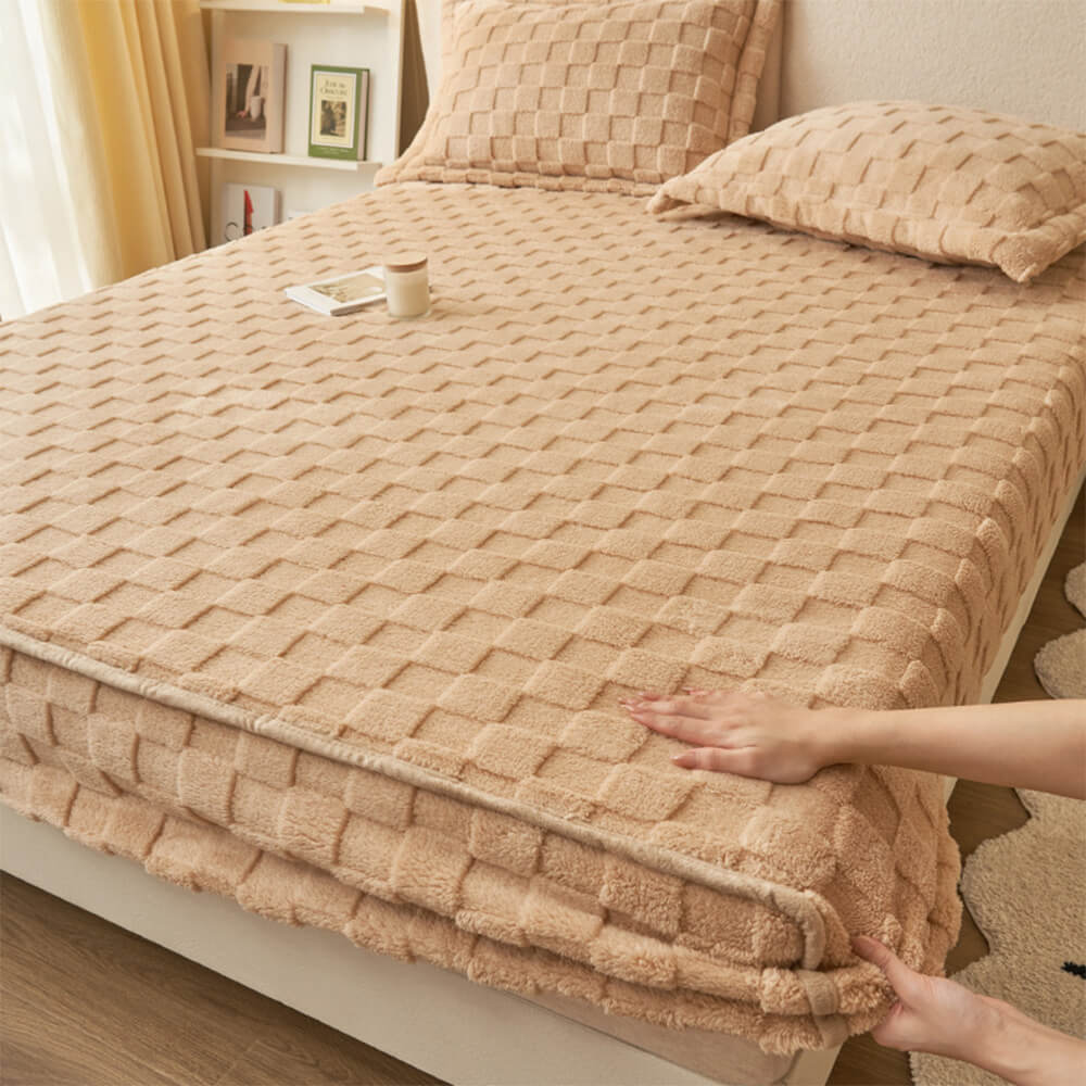 Premium Soft Checkerboard Plush Fitted Sheet Mattress Cover - Image 12