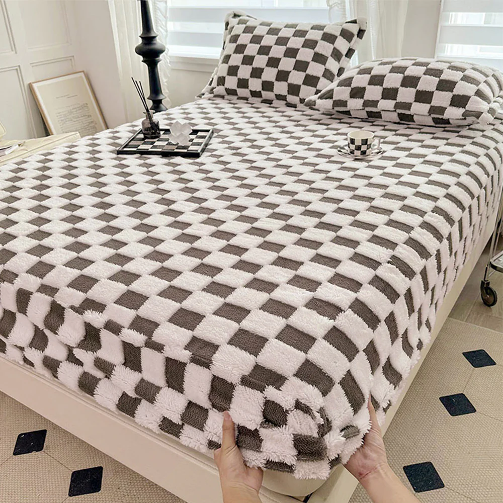 Premium Soft Checkerboard Plush Fitted Sheet Mattress Cover - Image 4