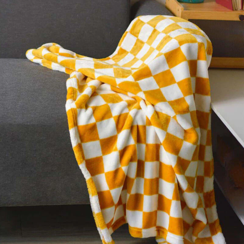 Stylish Chequered Flannel Pet Blanket Dog & Cat Blanket - Image 13